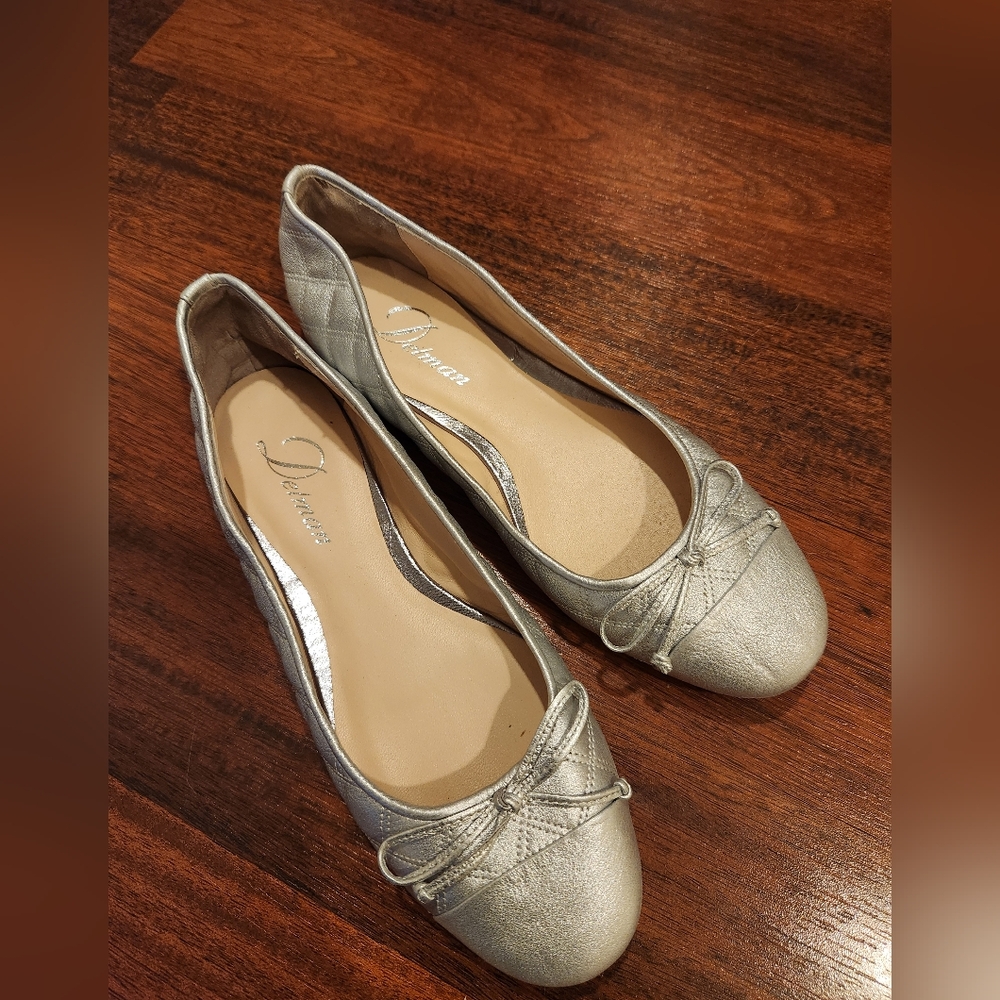 Delman silver quilted flat -Barely Worn